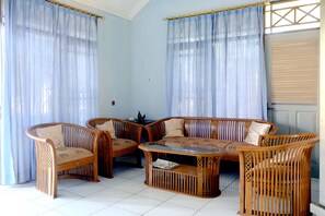 32-inch TV with satellite channels - Classic Herman by Broga (Cipanas)