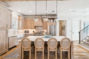 Fridge, microwave, oven, stovetop - South of 30A | Close to the Beach + WaterColor Beach Club | Evergreen Dream (Santa Rosa Beach)