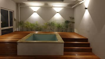 VIP Twin Terrace Jacuzzi | Terrace/patio