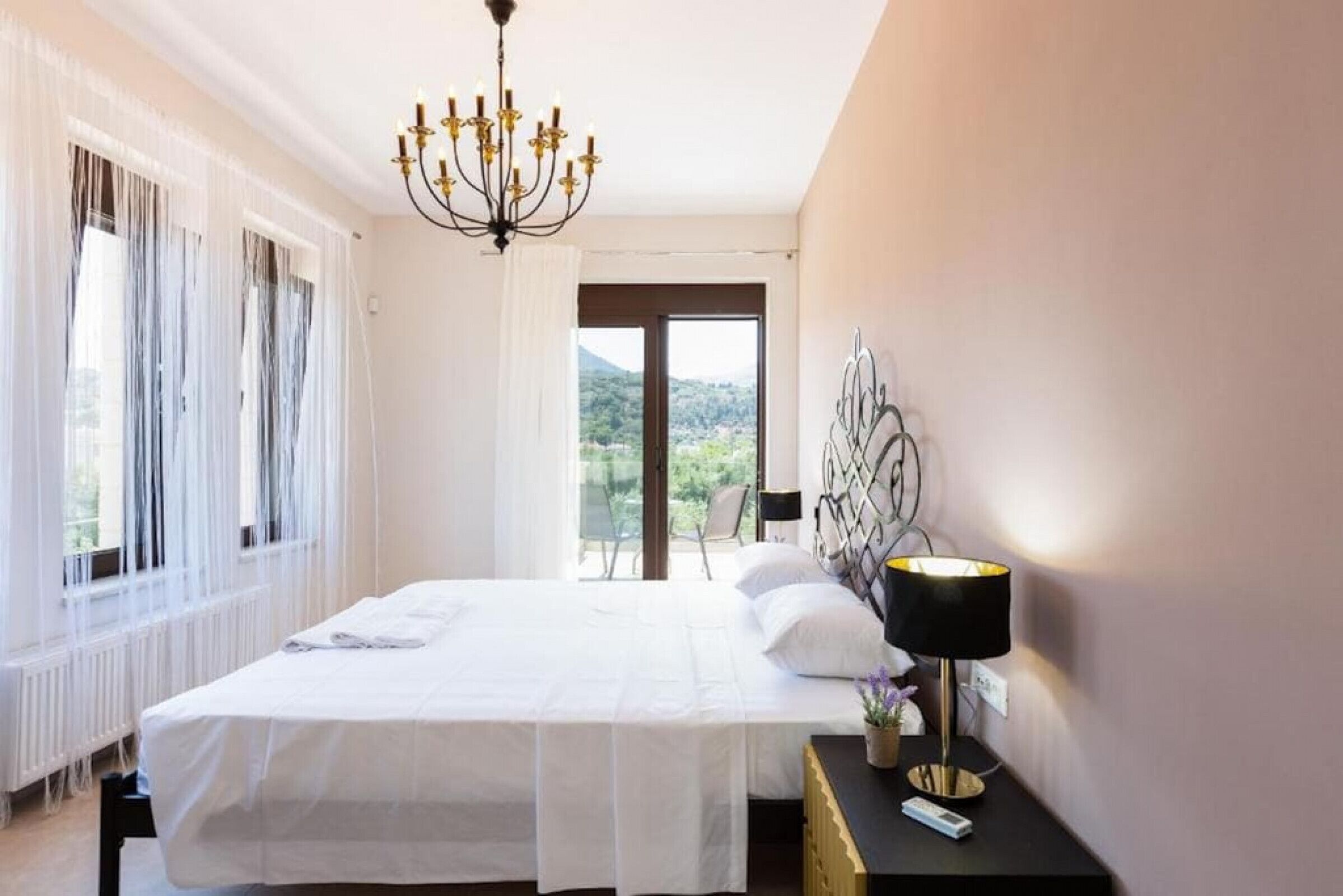 Villa Noboa - Sea view, Spacious and Cozy. 5BD.