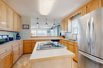 Dog-Friendly Oceanside Home w/Free WiFi, Central AC, Private W/D, Balcony