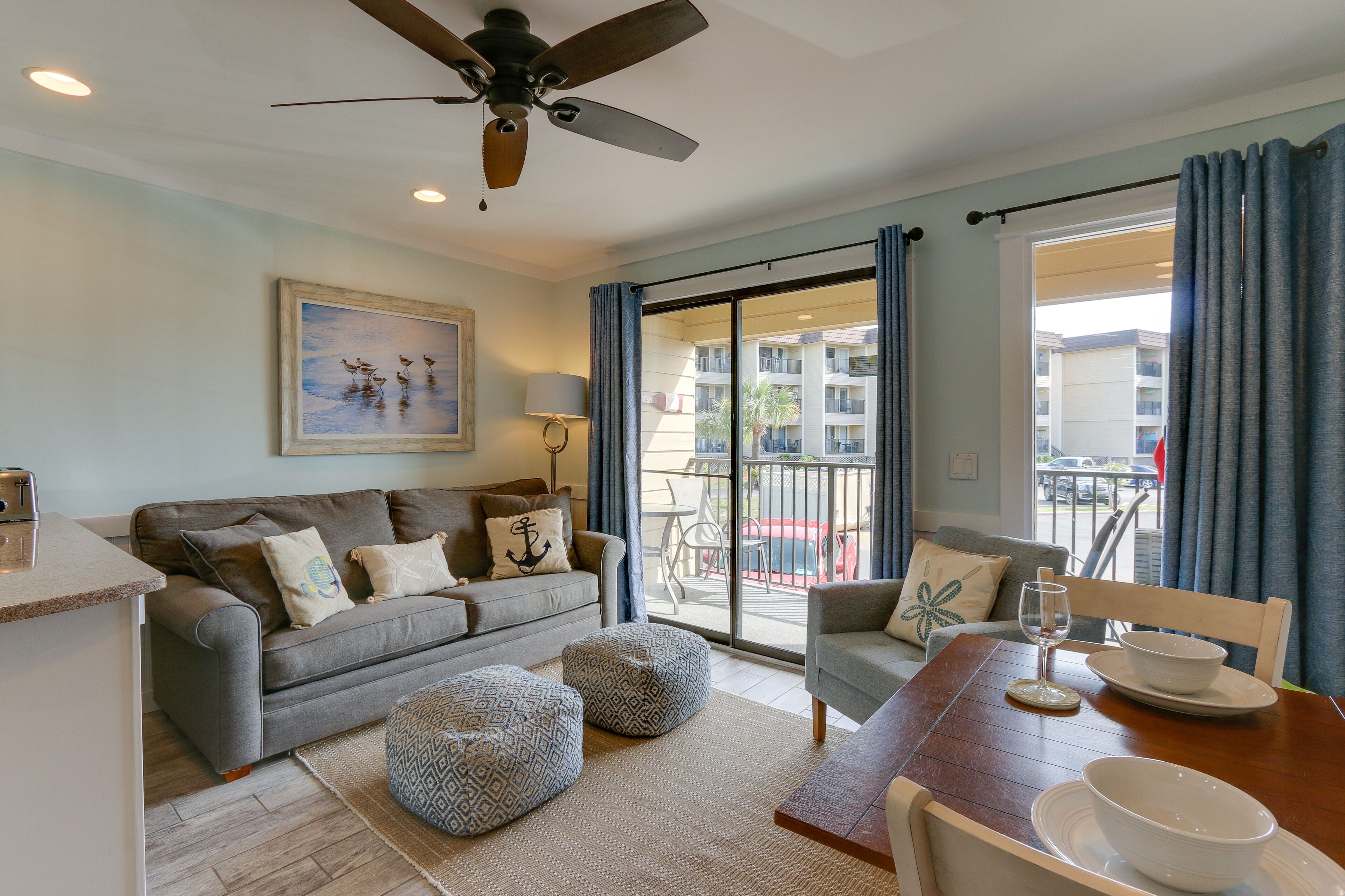 Bright Beach Condo on 50-Acre Hilton Head Resort!