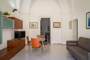 Dining - Apartment 50 meters from the sea and 30 from the nightlife (Santa Caterina , Nardo)
