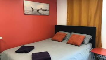 1 bedroom, iron/ironing board, travel cot, WiFi