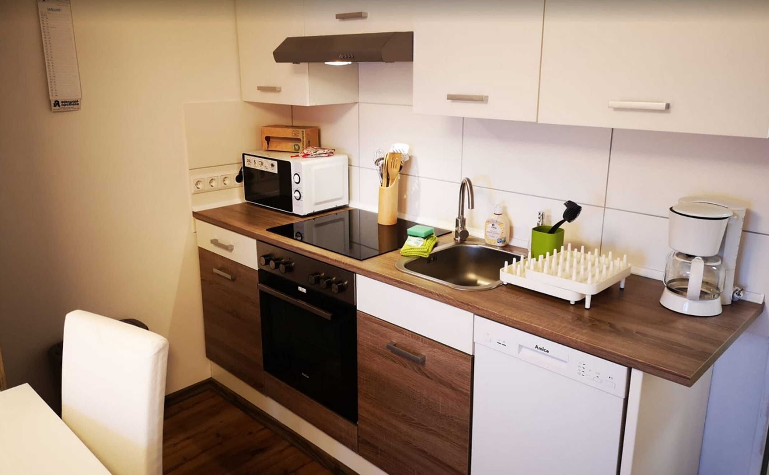 Kühlschrank, Mikrowelle, Ofen, Geschirrspüler