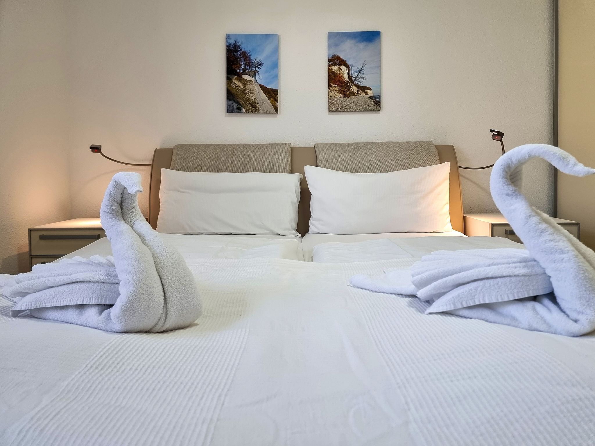 2 bedrooms, desk, travel cot, WiFi