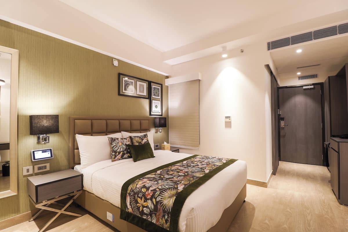 1 bedroom, in-room safe, desk, laptop workspace
