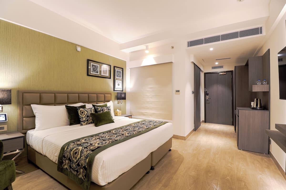 1 bedroom, in-room safe, desk, laptop workspace