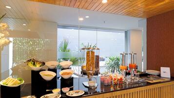 Daily buffet breakfast (INR 300 per person)