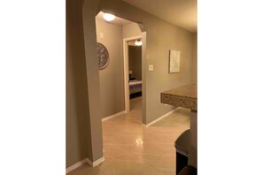 Interior - 3 bedroom 2bath by JW Marriott 281 TPC fenced yard (San Antonio)