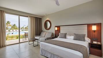 Gratis produkter i minibar, värdeförvaringsskåp på rummet och skrivbord