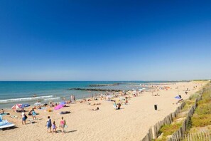 Una playa cerca