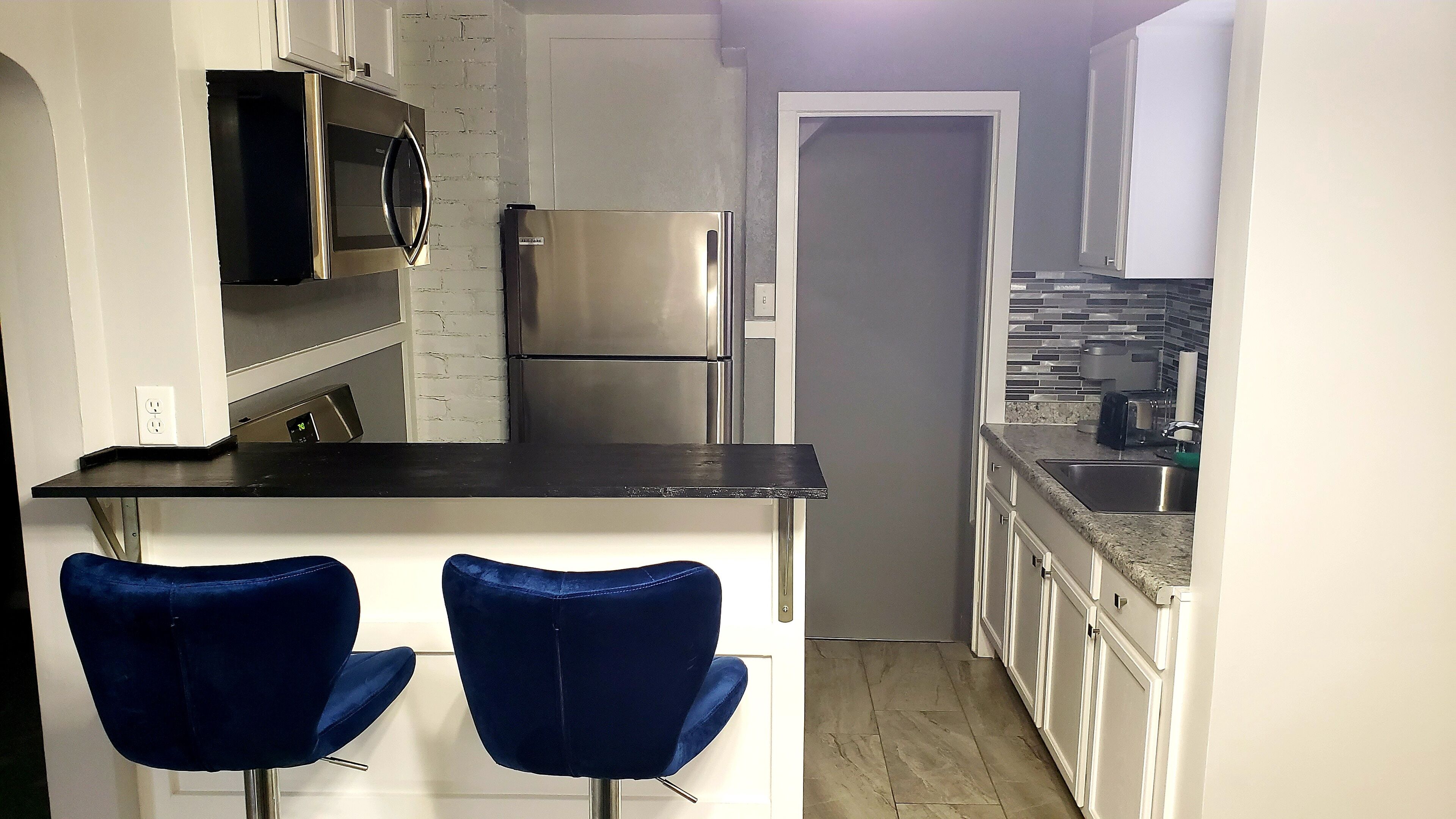 HELLO DETROIT! Welocme to our newly renovated 3 bedroom home -14mins to downtown