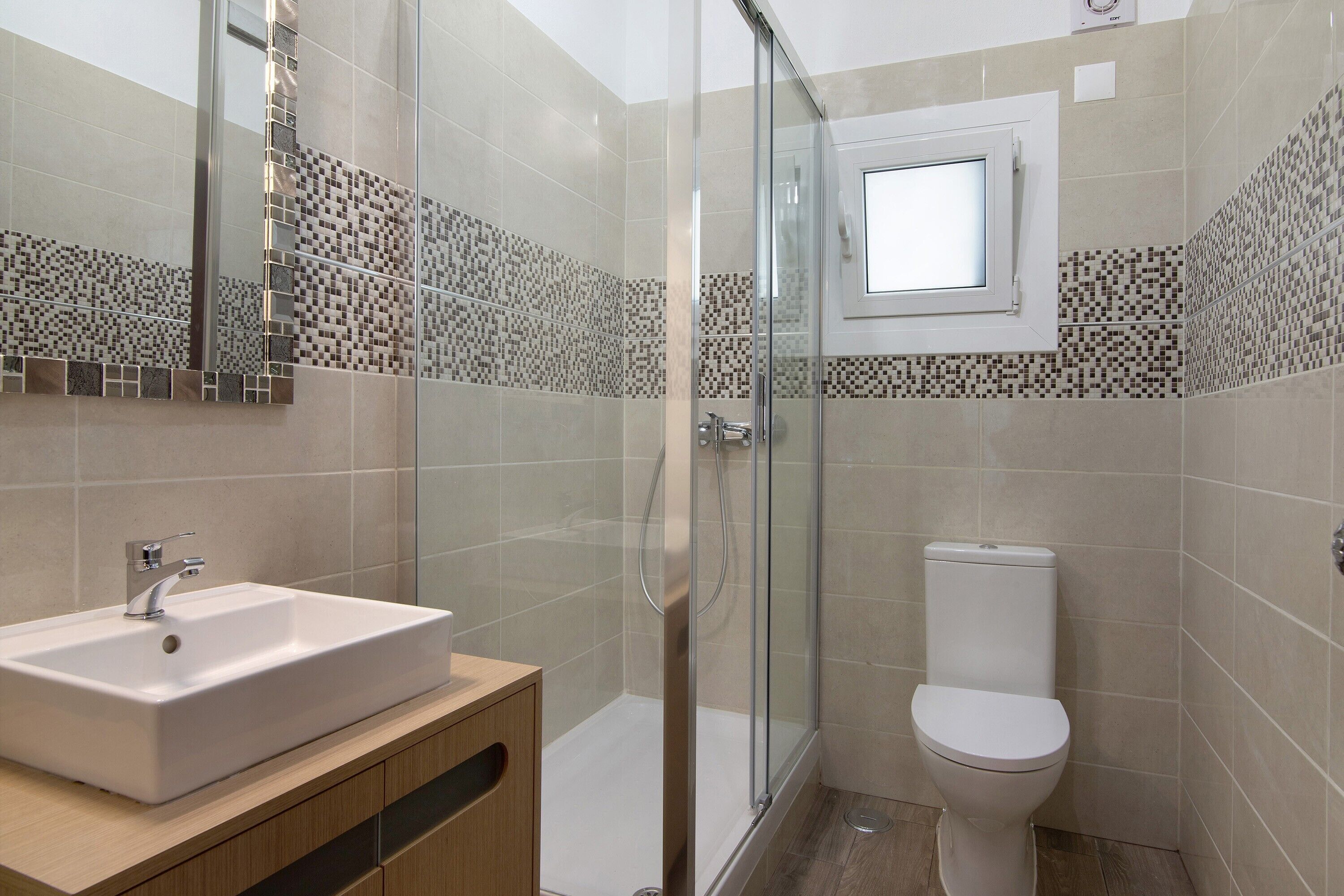 Shower, towels