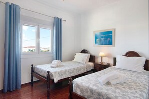 3 bedrooms, free WiFi, bed sheets - Apartment 'Andar de Moradia' with Sea View, Balcony, Shared Pool & Wi-Fi (Vila Nova de Cacela)