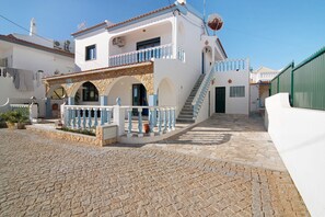 Exterior - Apartment 'Andar de Moradia' with Sea View, Balcony, Shared Pool & Wi-Fi (Vila Nova de Cacela)