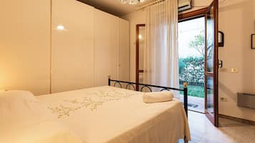 2 bedrooms, bed sheets