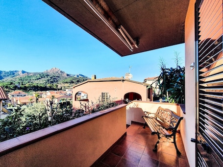 Terrace/patio. Apartment 'Il Porto' Near the Beach with Balcony, Terrace & Garden