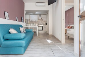 TV - Apartment 'Casa Genziana' with Sea View, A/C & Wi-Fi (Castellammare del golfo)