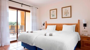 3 Schlafzimmer, Schreibtisch, Bügeleisen/Bügelbrett, kostenloses WLAN