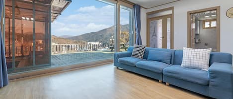 Basic Room, 3 Bedrooms (dokchae)