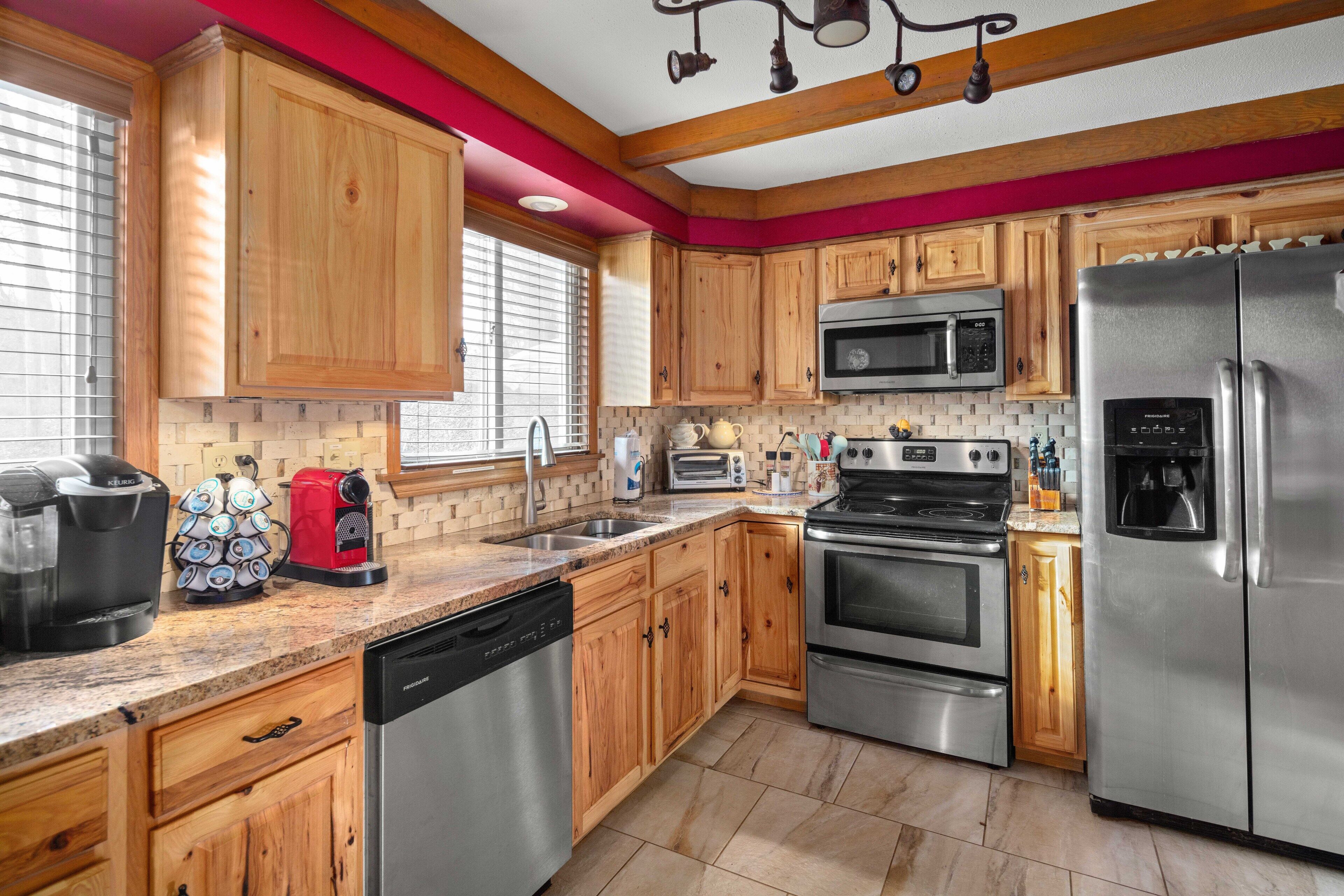 Lakeview Lodge - Mr Lake Lure Vacation Rentals - Screened Porch With Lake View, Fire Pit, Fireplace