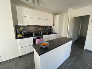 Kühlschrank, Ofen, Herdplatte, Geschirrspüler