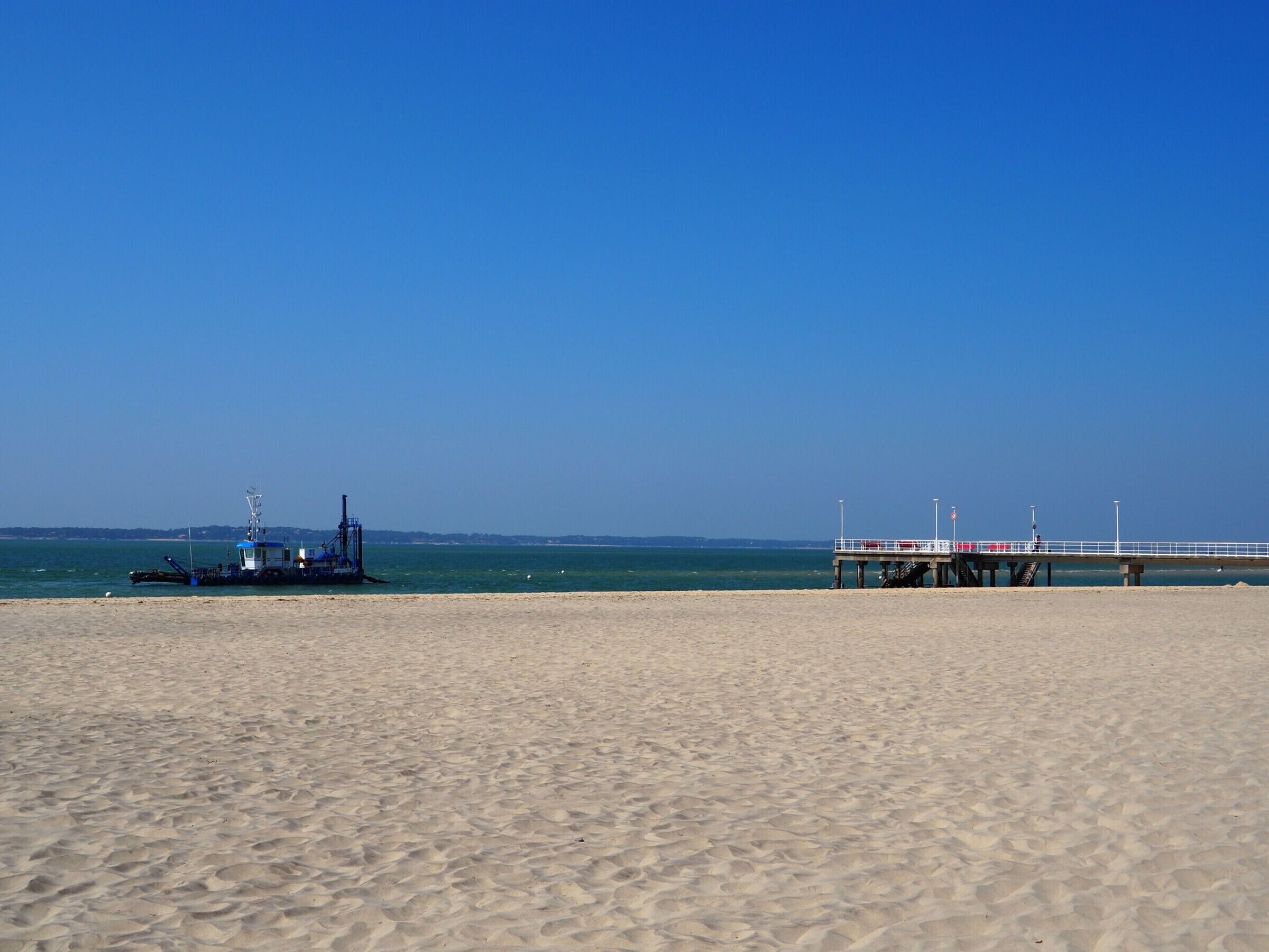 بالقرب من الشاطئ