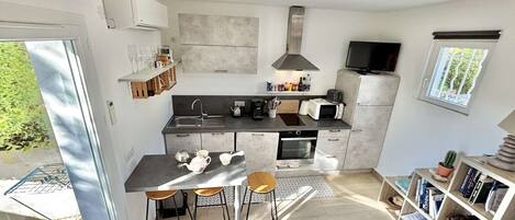 Réfrigérateur, four, plaque de cuisson, lave-vaisselle