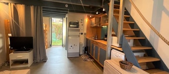 2-room villa with mezzanine, sleeps 6, shared pool, close to the beach in Saint-Cyprien