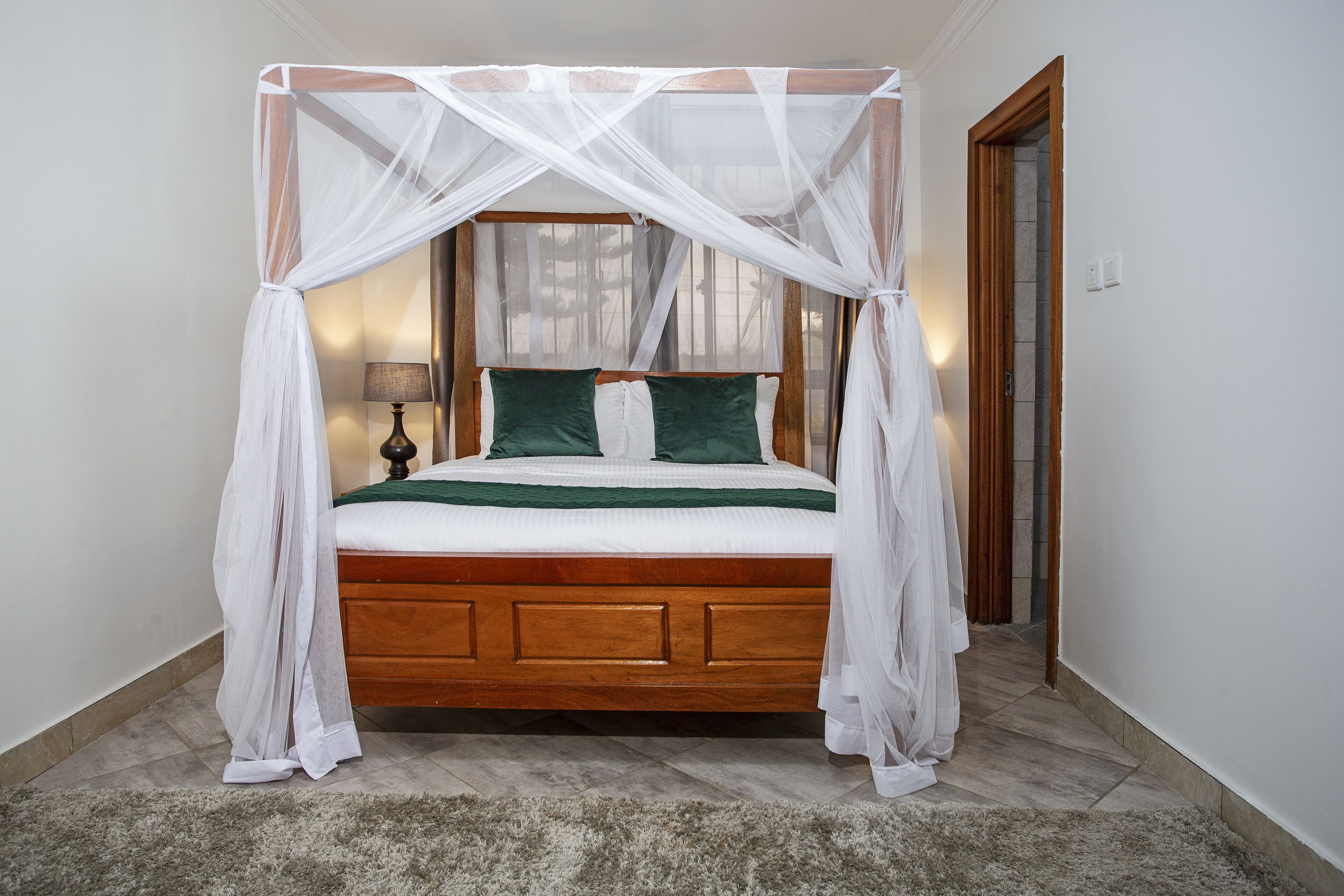 7 bedrooms, desk, free WiFi, bed sheets