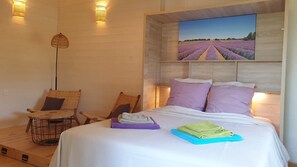 6 bedrooms, iron/ironing board, travel cot, free WiFi - Le Refuge des Cigales | Your holiday home in Provence (Saint-Saturnin-lès-Apt)