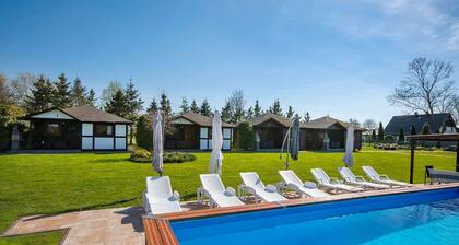Family holiday homes, pool, large garden