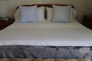 3 bedrooms, WiFi - Classic Villa in Sumartin next to beach (Sumartin)