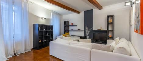 Interni
