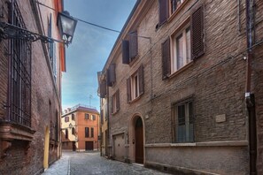 Exterior - GuestHost - Central Ferrara Apartment! x7 (Ferrara)