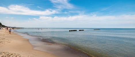 Una spiaggia nelle vicinanze