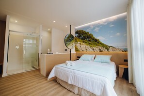 Cortinas opacas, wifi gratis, ropa de cama