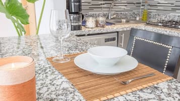 Microwave, coffee/tea maker, electric kettle, toaster