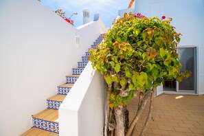 Exterior detail - 32A Vale do milho Stunning Detached Villa Close to the Beach (Carvoeiro)