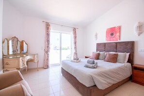 4 Schlafzimmer, Bügeleisen/Bügelbrett, kostenloses WLAN, Bettwäsche