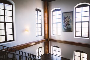 32-英寸LED 电视 （配备卫星频道）、电视