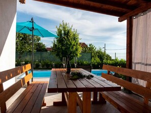 Villa (Three Bedroom Villa with swimming poo) | Terrasse/Patio