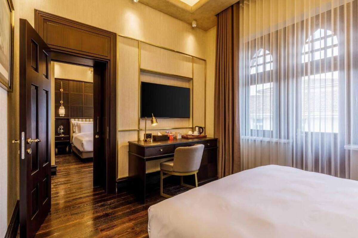 Connection Room | Premium bedding, minibar, in-room safe, desk