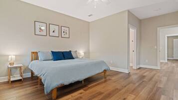3 bedrooms, iron/ironing board, free WiFi, bed sheets