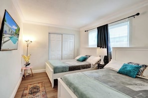 4 bedrooms, desk, iron/ironing board, free WiFi