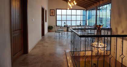Tetrapole Boutique Hotel