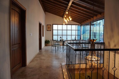 Tetrapole Boutique Hotel