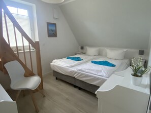 3 Schlafzimmer, Schreibtisch, Reisekinderbett, kostenloses WLAN