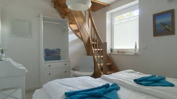 3 Schlafzimmer, Schreibtisch, Reisekinderbett, kostenloses WLAN